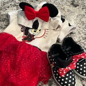 Mini mouse dress and tennis shoes